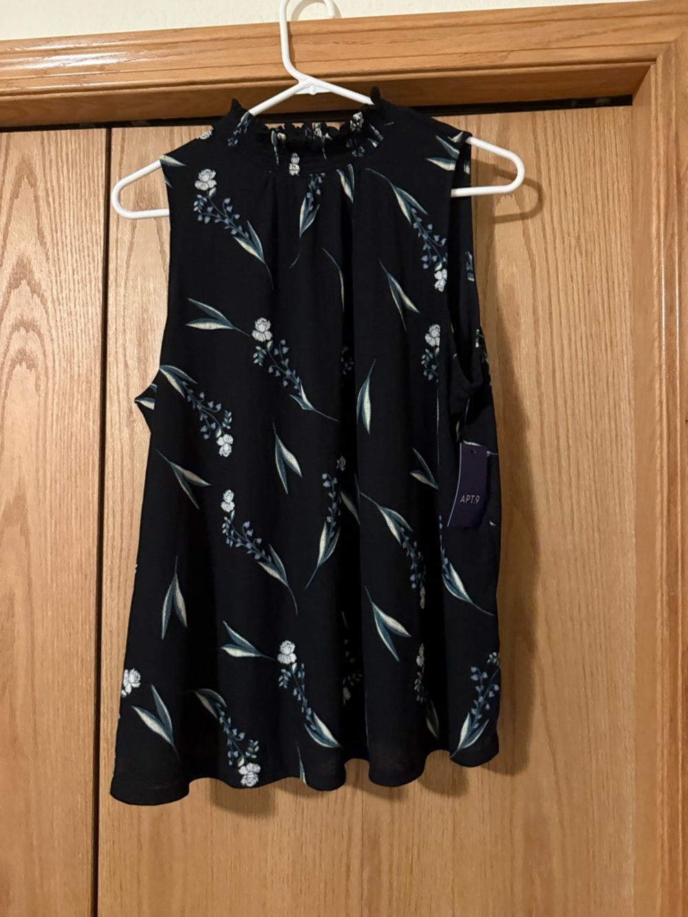 Apt. 9 Black Floral Mock Neck Sleeveless Tank